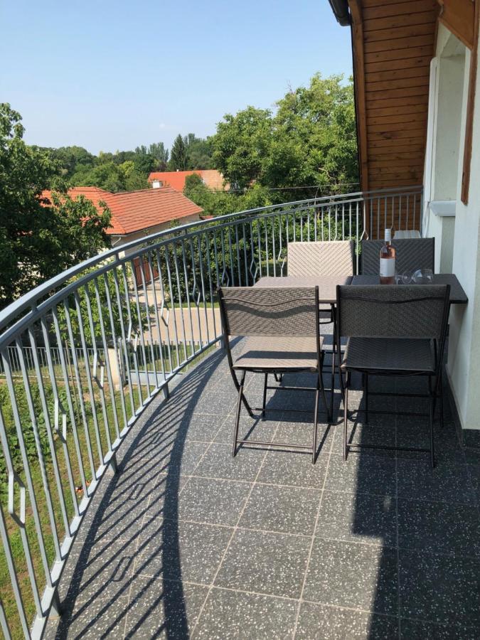 Dominik Apartmanhaz ヴァレンツァ エクステリア 写真